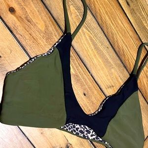Acacia Swimwear Green/Black Top